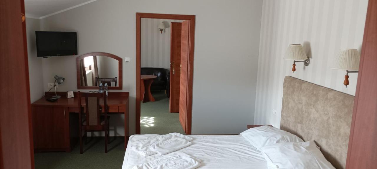 Hotel Przylesie Sierosław Kültér fotó