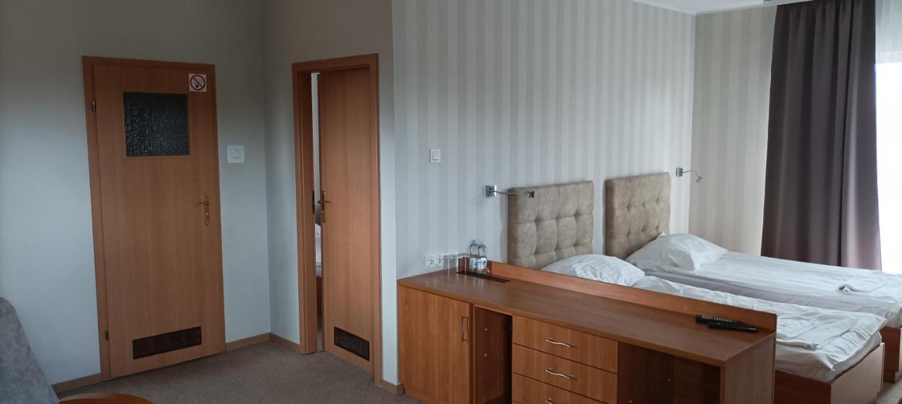 Hotel Przylesie Sierosław Kültér fotó