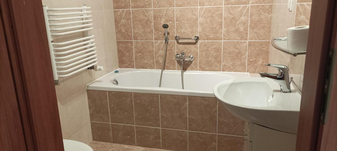Hotel Przylesie Sierosław Kültér fotó